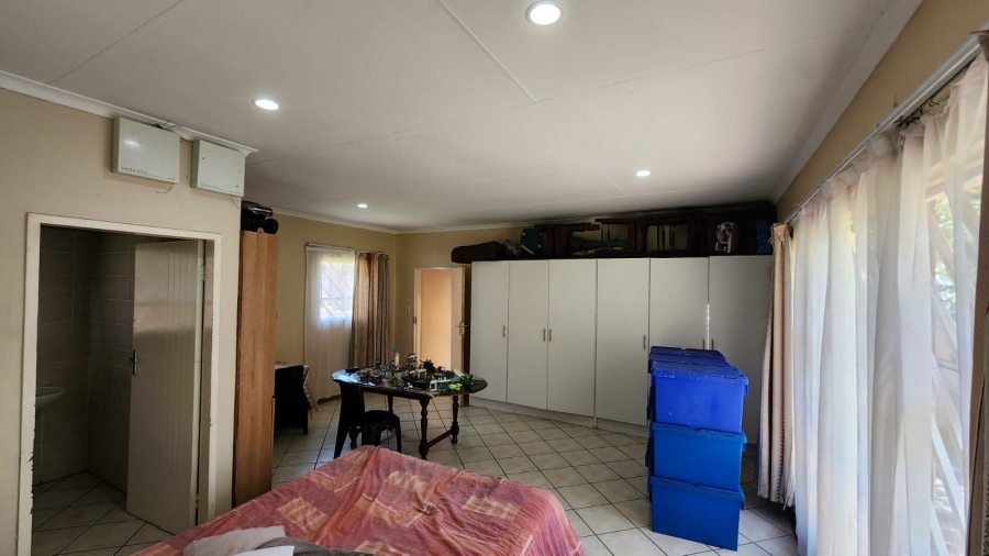 To Let 4 Bedroom Property for Rent in Cashan North West